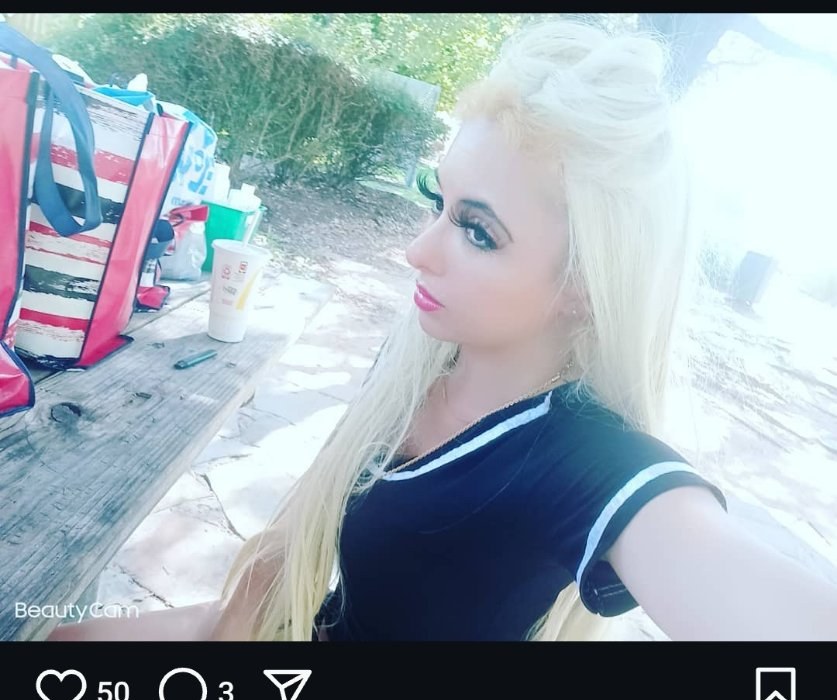 Jennifer Jorgensen Ahmed, blonde selfie