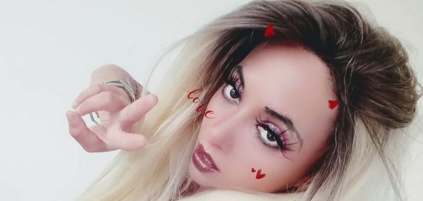 Jennifer Jorgensen Ahmed, blonde selfie